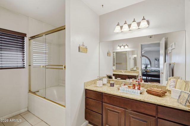 7330 W ANGELA Drive, Glendale, AZ 85308