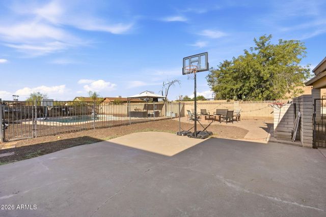 7330 W ANGELA Drive, Glendale, AZ 85308