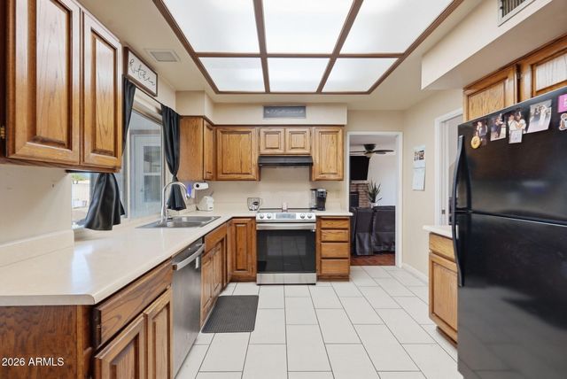 7330 W ANGELA Drive, Glendale, AZ 85308