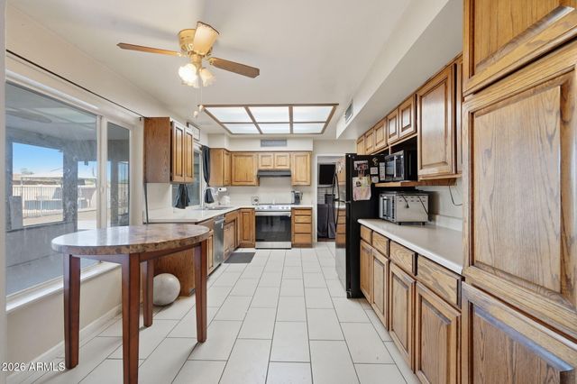 7330 W ANGELA Drive, Glendale, AZ 85308