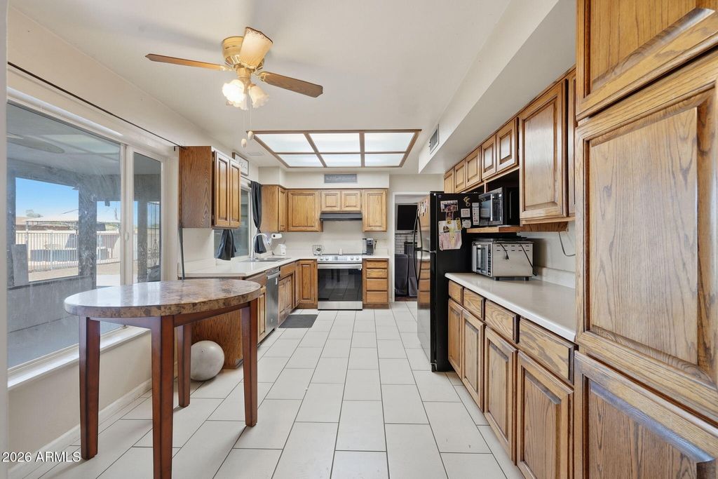 7330 W ANGELA Drive, Glendale, AZ 85308 — photo 5