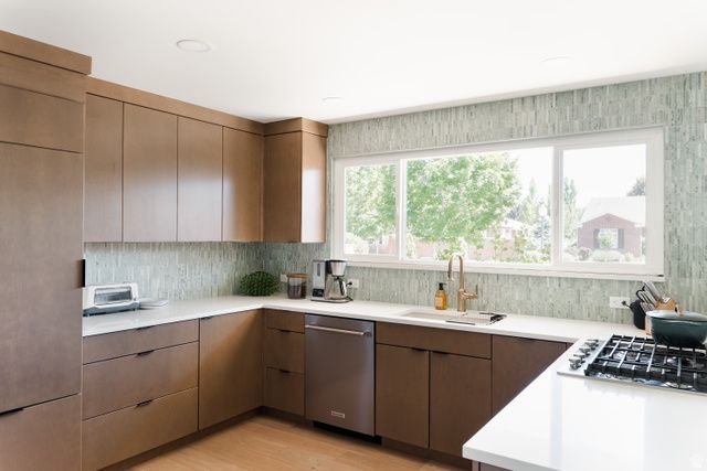 2045 E SAINT MARYS DR, Salt Lake City, UT 84108