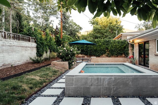 2045 E SAINT MARYS DR, Salt Lake City, UT 84108