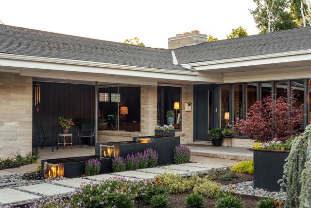 2045 E SAINT MARYS DR, Salt Lake City, UT 84108