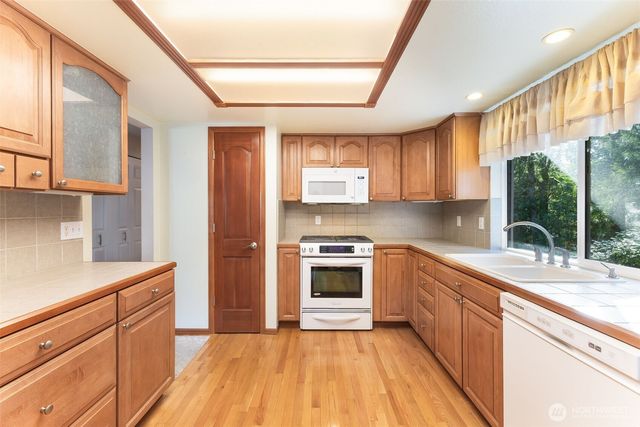 7479 Woodridge Lane NW, Bremerton, WA 98311