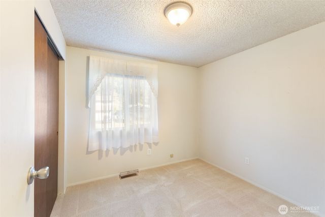 7479 Woodridge Lane NW, Bremerton, WA 98311