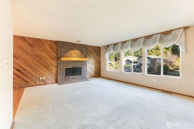 7479 Woodridge Lane NW, Bremerton, WA 98311