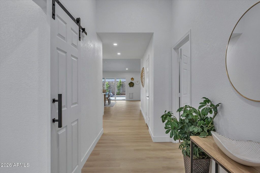 213 S GOLDEN KEY Drive, Gilbert, AZ 85233 — photo 2