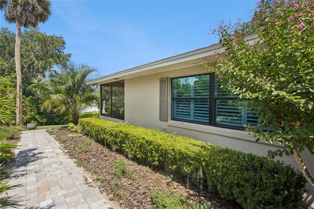 1325 OVERLOOK DRIVE, Mount Dora, FL 32757