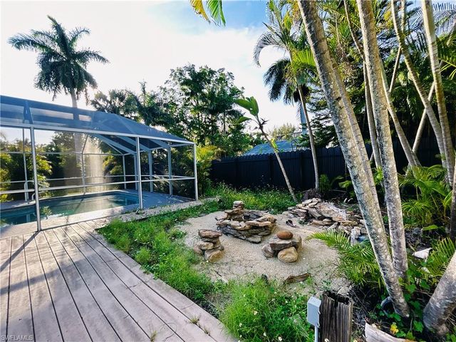 48 W North Shore AVE, North Fort Myers, FL 33903