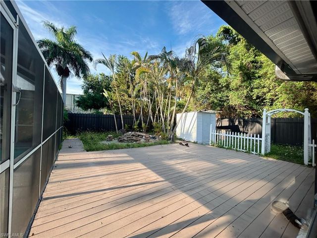 48 W North Shore AVE, North Fort Myers, FL 33903