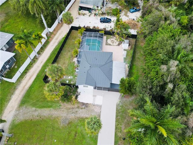 48 W North Shore AVE, North Fort Myers, FL 33903