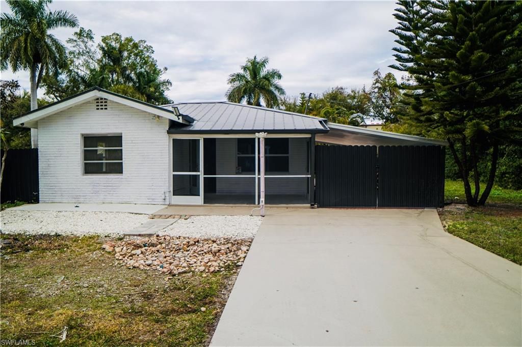 48 W North Shore AVE, North Fort Myers, FL 33903