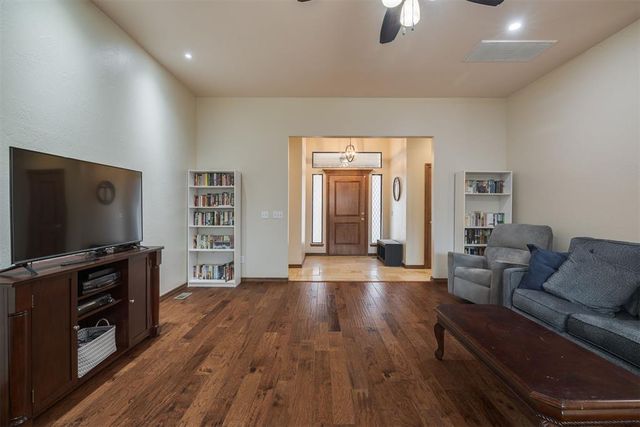 18016 San Mateo Court, Edmond, OK 73012