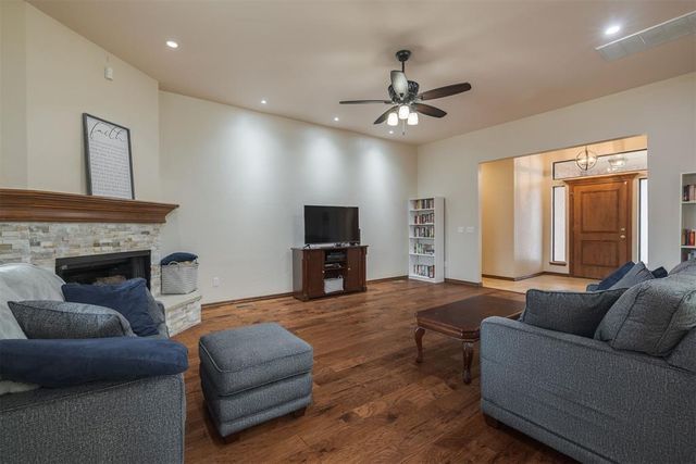 18016 San Mateo Court, Edmond, OK 73012