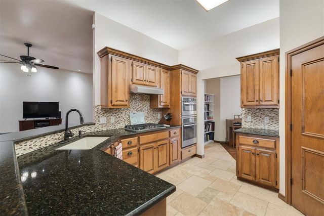 18016 San Mateo Court, Edmond, OK 73012