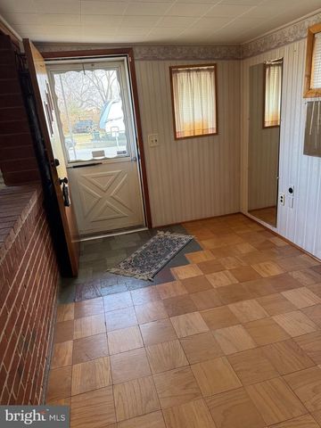 1208 MONTGOMERY DR, Glen Burnie, MD 21061