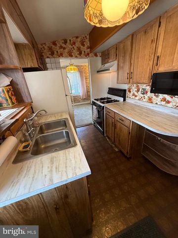 1208 MONTGOMERY DR, Glen Burnie, MD 21061