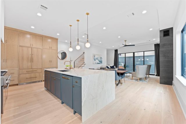 5306 Gibson St, Houston, TX 77007