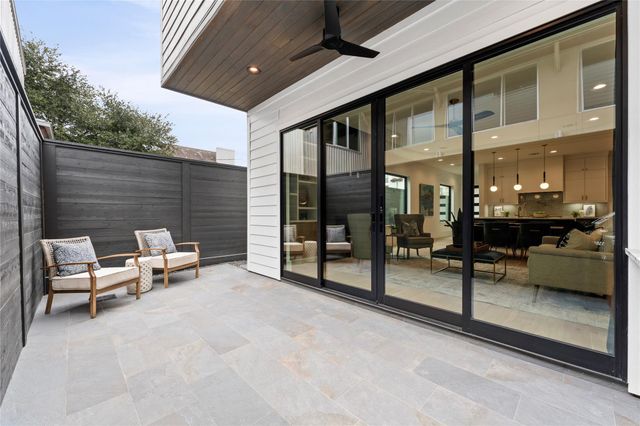 5306 Gibson St, Houston, TX 77007