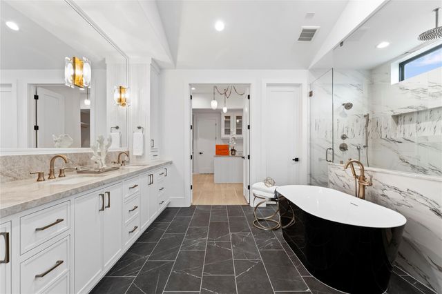 5306 Gibson St, Houston, TX 77007