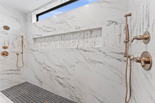 5306 Gibson St, Houston, TX 77007