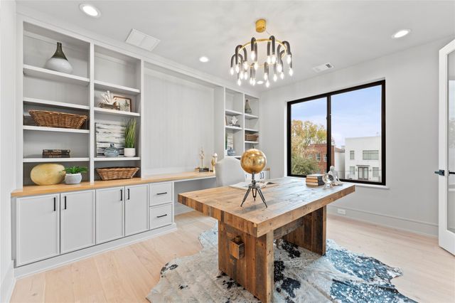 5306 Gibson St, Houston, TX 77007