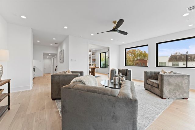 5306 Gibson St, Houston, TX 77007