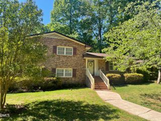 400 Briarcliff Lane, Cary, NC 27511