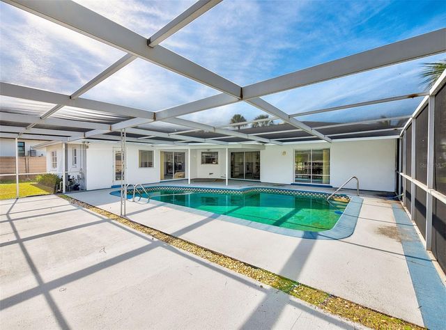 767 ISLAND WAY, Clearwater, FL 33767