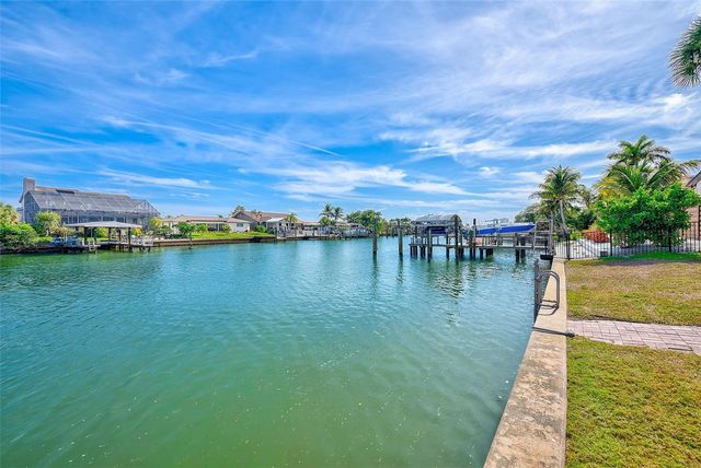 767 ISLAND WAY, Clearwater, FL 33767