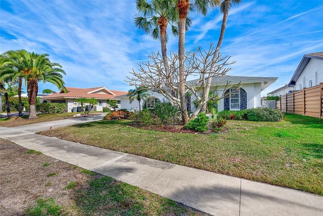 767 ISLAND WAY, Clearwater, FL 33767