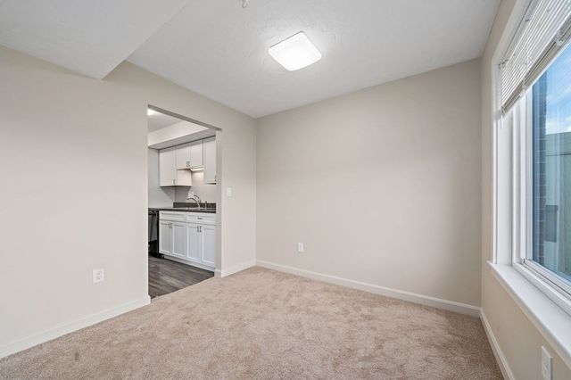 51 Cottonwood Dr 90-2, Stoughton, MA 02072