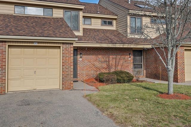 51 Cottonwood Dr 90-2, Stoughton, MA 02072