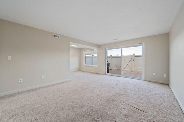 51 Cottonwood Dr 90-2, Stoughton, MA 02072