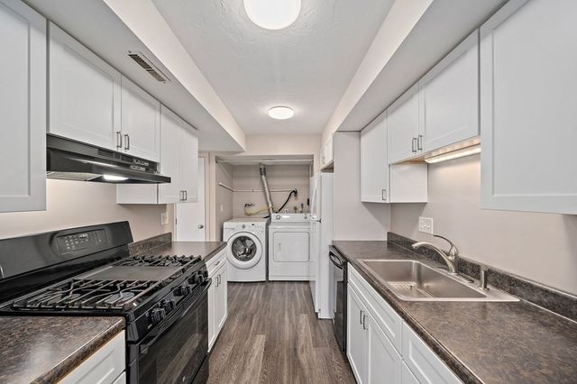 51 Cottonwood Dr 90-2, Stoughton, MA 02072