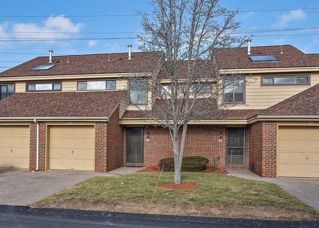 51 Cottonwood Dr 90-2, Stoughton, MA 02072
