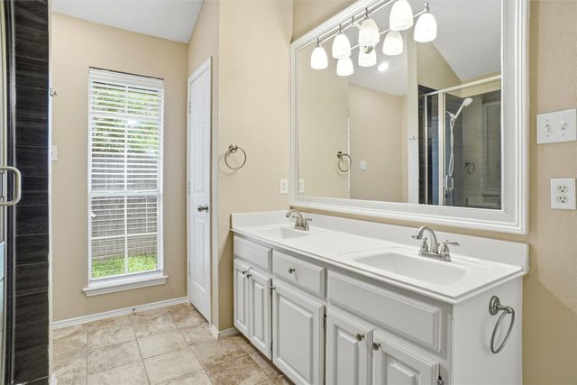 6701 Driffield Circle W, North Richland Hills, TX 76182