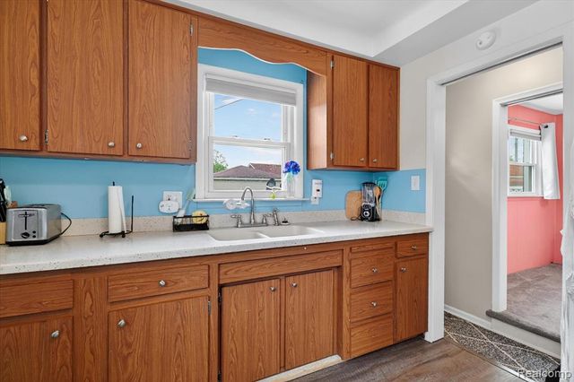6601 Elizabeth Street, Garden City, MI 48135