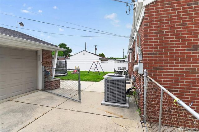 6601 Elizabeth Street, Garden City, MI 48135
