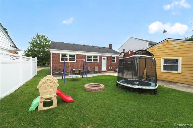 6601 Elizabeth Street, Garden City, MI 48135