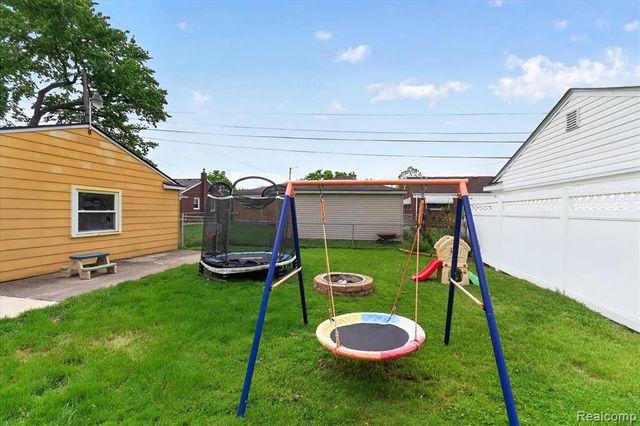 6601 Elizabeth Street, Garden City, MI 48135