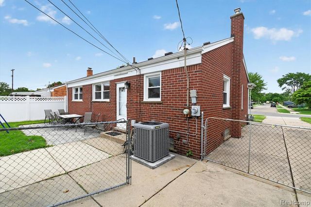 6601 Elizabeth Street, Garden City, MI 48135