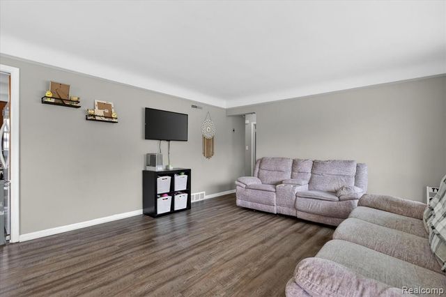 6601 Elizabeth Street, Garden City, MI 48135