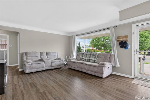 6601 Elizabeth Street, Garden City, MI 48135