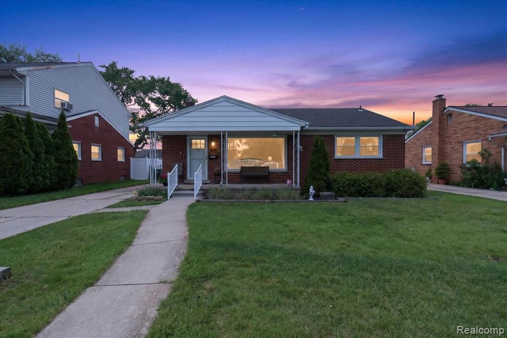 6601 Elizabeth Street, Garden City, MI 48135