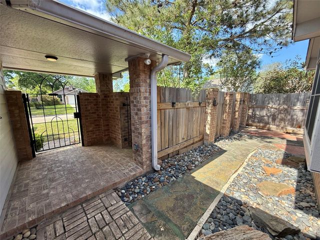 4122 Meadowgold Lane, Houston, TX 77345