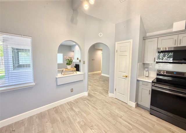 4122 Meadowgold Lane, Houston, TX 77345