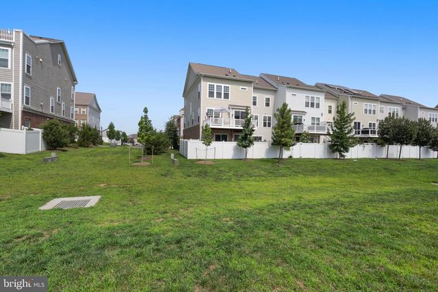 42947 RUNNING CREEK SQ, Leesburg, VA 20175
