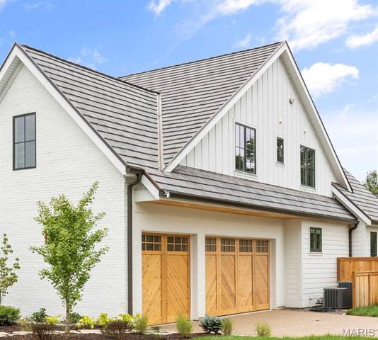 5 Hillard Road, Glendale, MO 63122